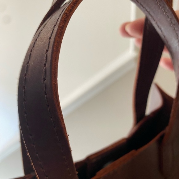 Portland Leather LOLA CROSSBODY TOTE - Picture 5 of 10